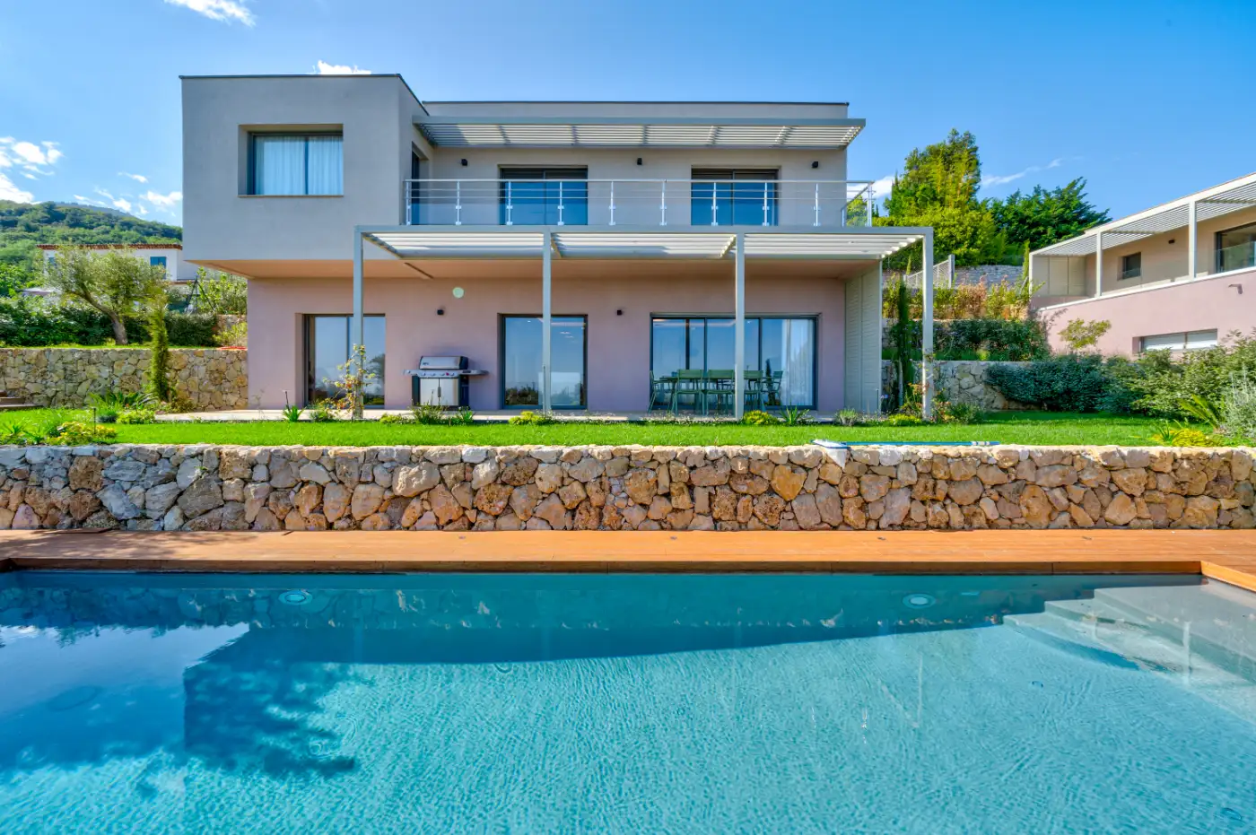 Accueil 84 Villa avec piscine à Tourrettes-sur-Loup gérée par notre conciergerie Airbnb